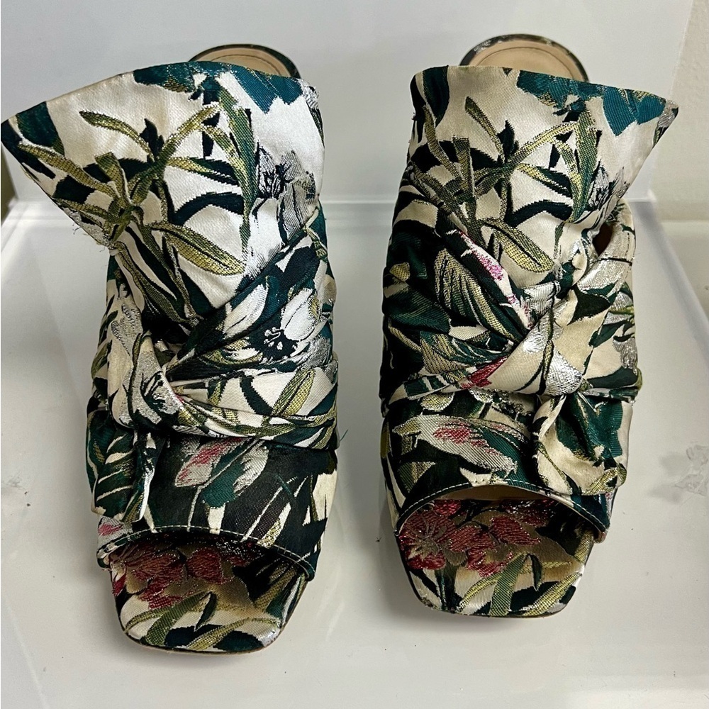 EUC Marc Fisher floral silk mule thick heel asymmetrical multicolor - Picture 6 of 10